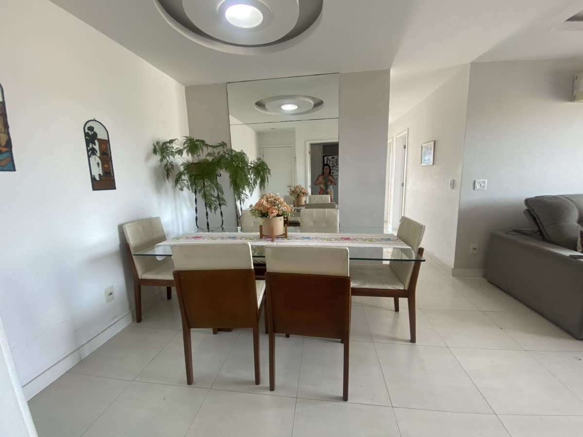 Apartamento à Venda em Condomínio Completo - Carla Neves Imóveis