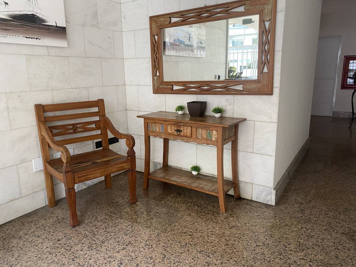 Apartamento de 129m² a  300m da Praia do Forte - Carla Neves Imóveis