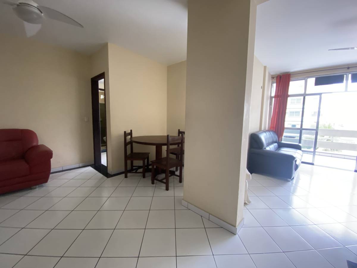 Apartamento de 129m² a  300m da Praia do Forte - Carla Neves Imóveis