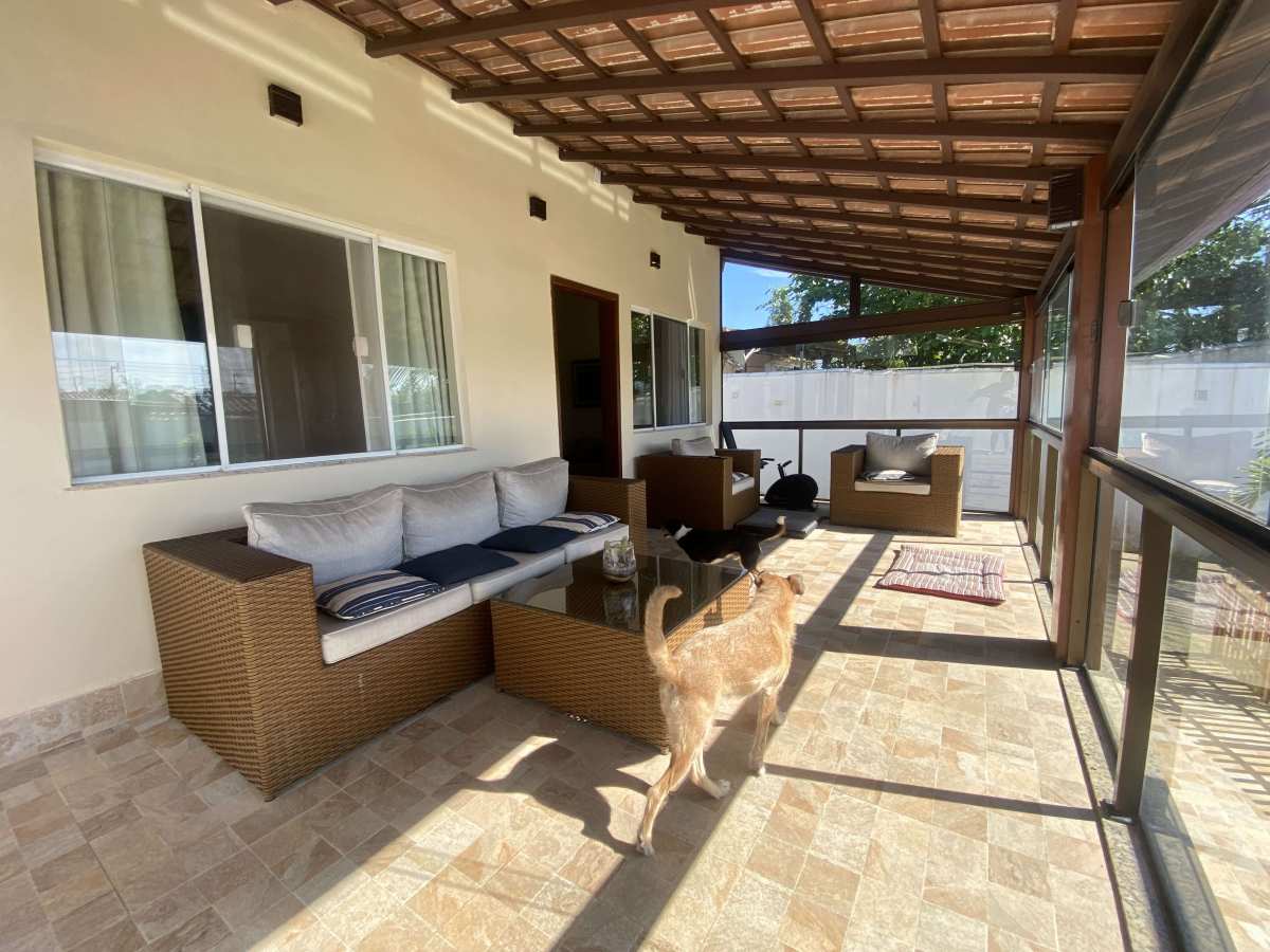 Casa Charmosa à Venda – Conforto, Espaço e Tranquilidade. - Carla Neves Imóveis