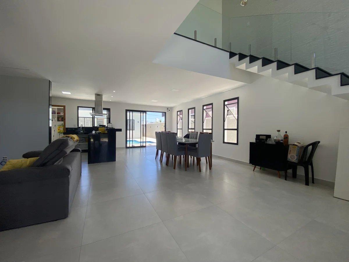 Casa Alto Padrão Alphaville  Cabo Frio - Carla Neves Imóveis