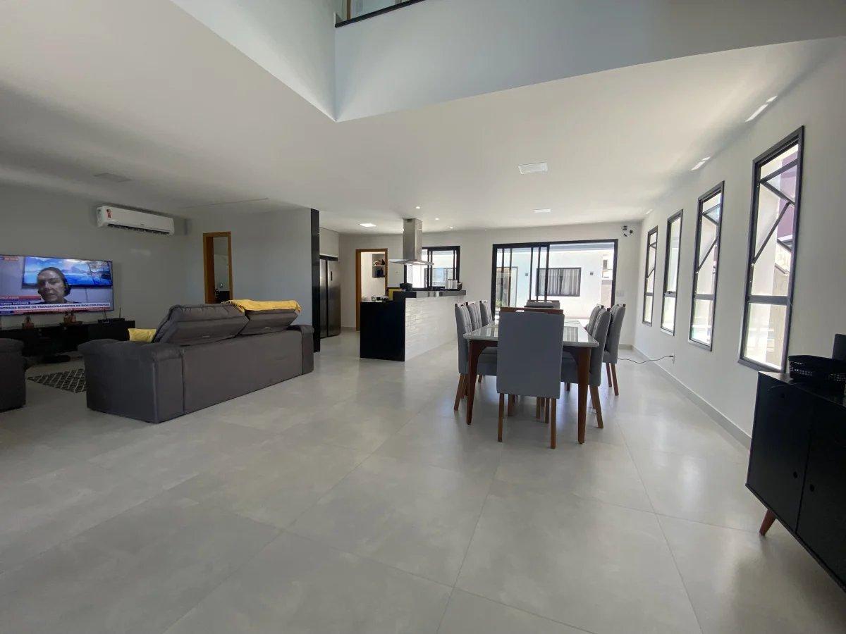 Casa Alto Padrão Alphaville  Cabo Frio - Carla Neves Imóveis