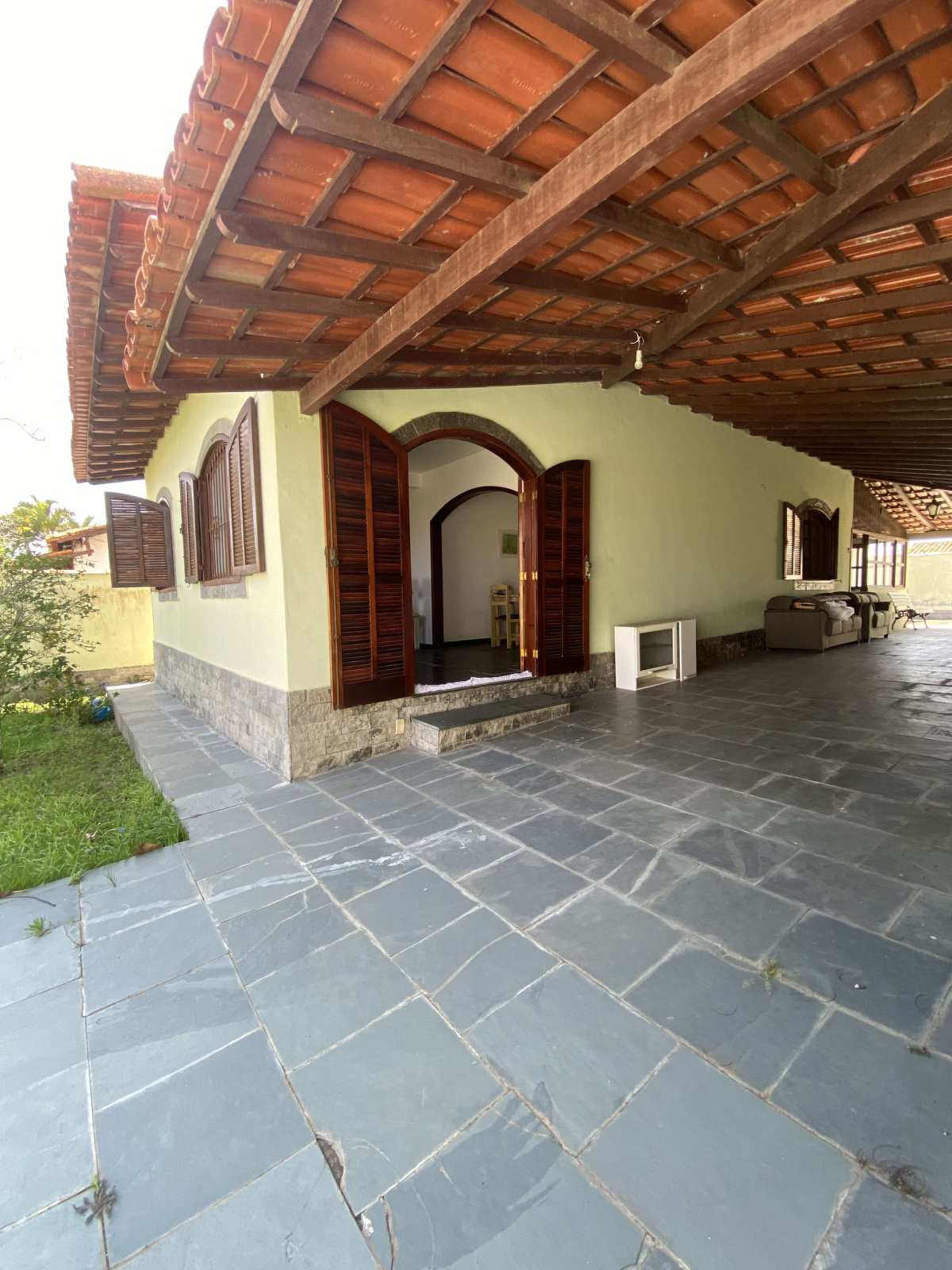 Oportunidade Única! Casa Independente à Venda em Bairro Residencial com Conveniência Total! - Carla Neves Imóveis