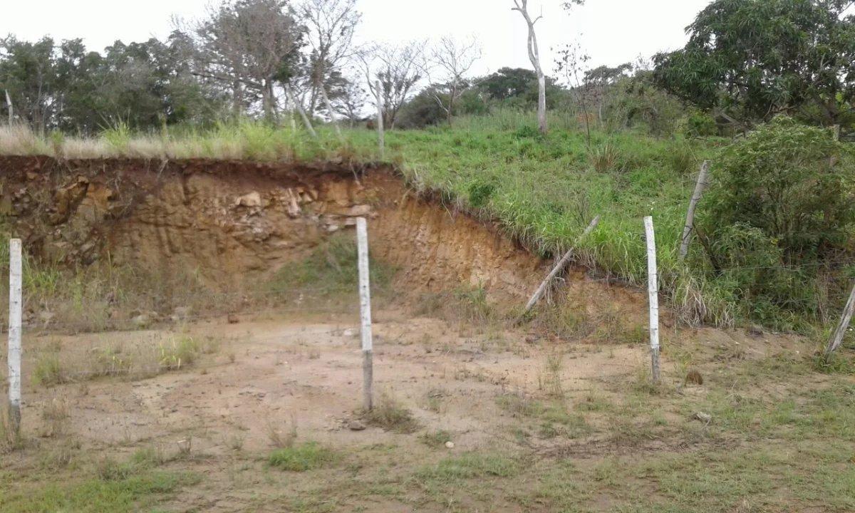 Terreno, 1400m², à venda em Cabo Frio, Reserva do Peró - Carla Neves Imóveis